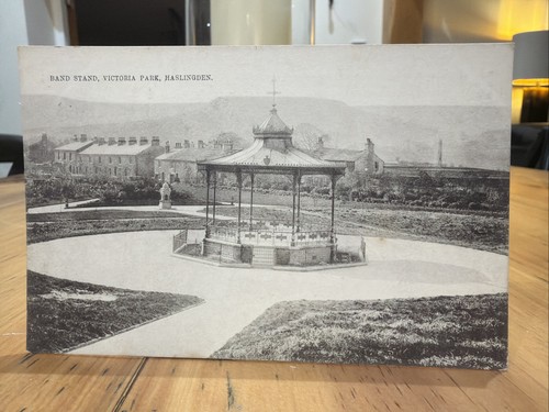 Old postcard victoria park - victoria,