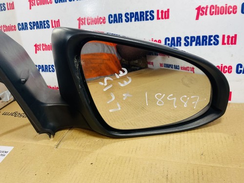 Toyota auris icon plus 5dr - plus,