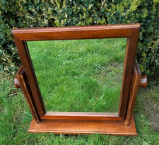 Mahogany colour tilting
