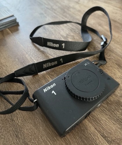 Nikon camera bundle - j1,