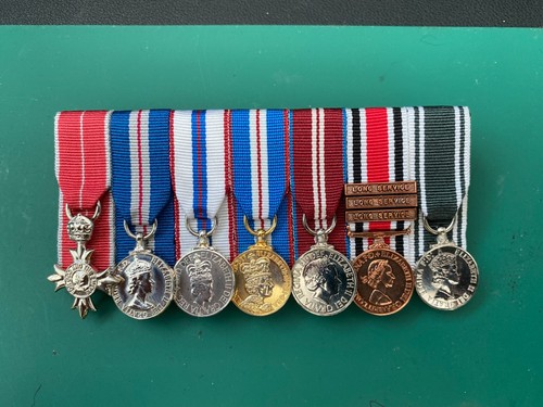 Miniature medals court - 7,