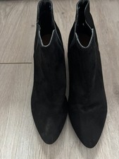 TU Sainsbury's black with gold