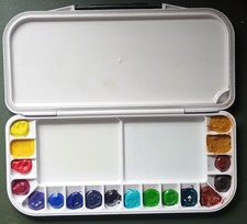 Lukas Watercolour Paints 18 Colours In Plastic Palette