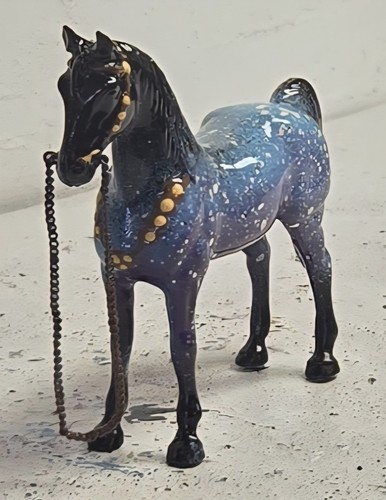 Hong kong stablemate size - hong,
