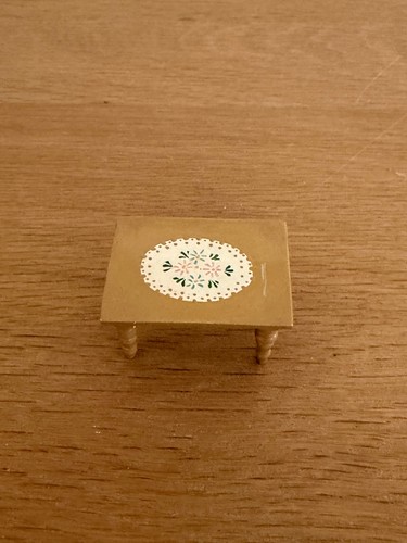 Hantel miniatures pine table - miniatures,
