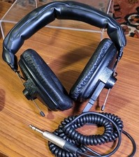 Beyerdynamic DT100 (DT109) Studio Monitoring Headphones. 400 Ohm Impedence 
