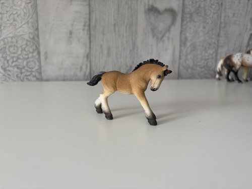 Retired schleich horse - schleich,