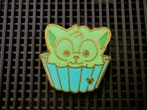 Disney trading pin badge - trading,