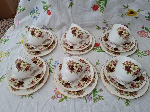 Vintage queen anne - queen, red