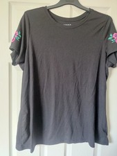 Torrid Size 2 (20) Black Tshirt Floral Shoulder Detail
