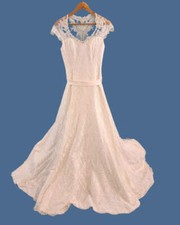 Pre-loved Charlotte Balbier Ivory Lace Sleeved Bridal Gown Wedding Dress Size 10