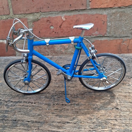 Die cast model - cast, 1:10