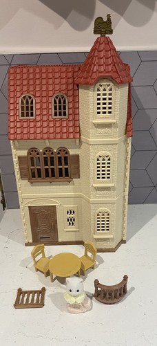 Sylvanian families red roof - families,