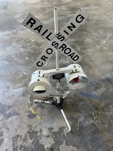 Railroad crossing signal - railroad,