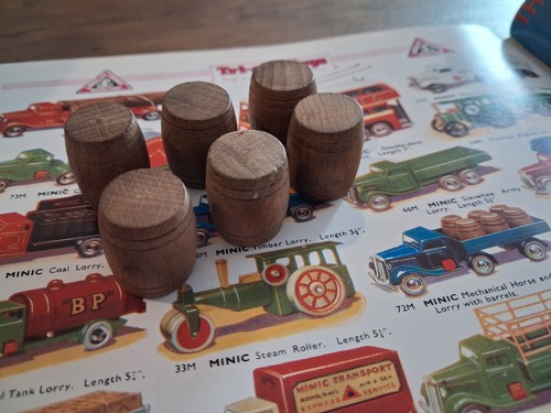 Triang minic wooden barrels - minic,