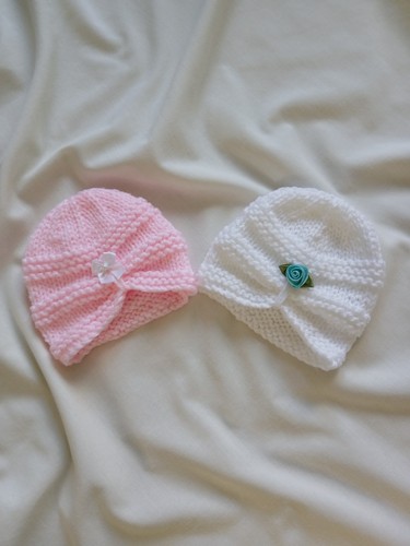 New premature baby girl - 2, hand