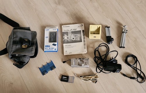 Fujifilm finepix f700 compact - fujifilm,