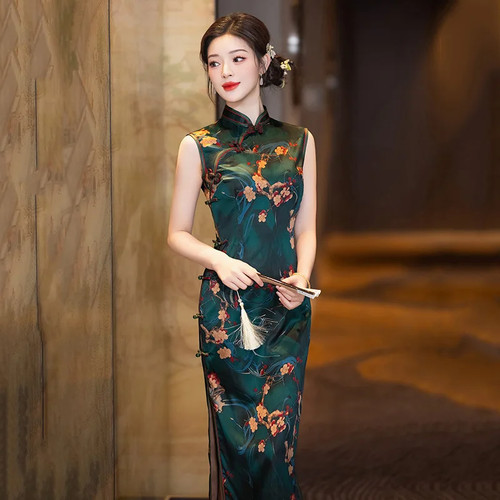 Traditional chinese long qipao - long,