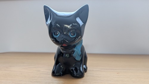 Black cat ornament hand - black,