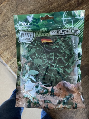 Toy soldiers playset 100 - soldiers,