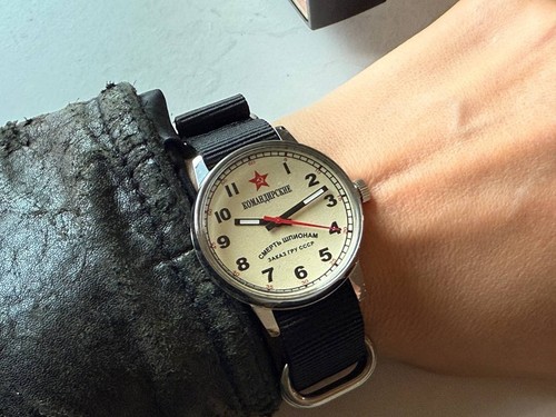 Soviet wristwatch komandirskie - wristwatch,