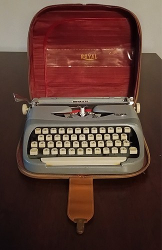 Vtg royal royalite portable - royalite,