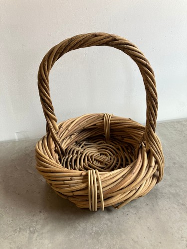 Small round woven wicker - small,