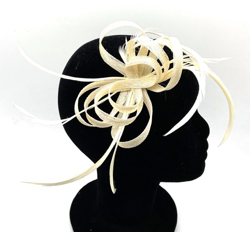 Ladies feather beak clip - feather,