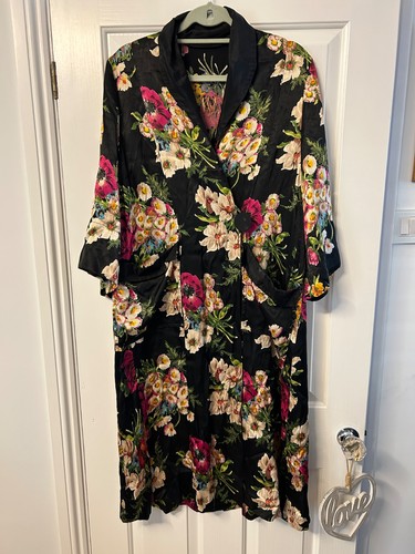 Elegant handmade long - , black