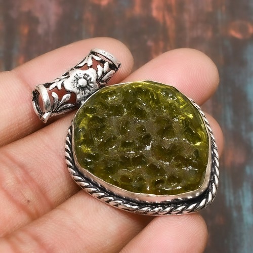Moldavite quartz gemstone - moldavite,