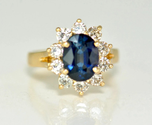 Oval cut blue sapphire - 3.11, ct