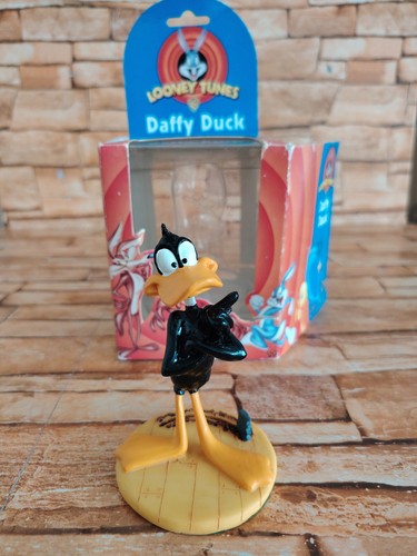 Classic looney tunes daffy - looney,