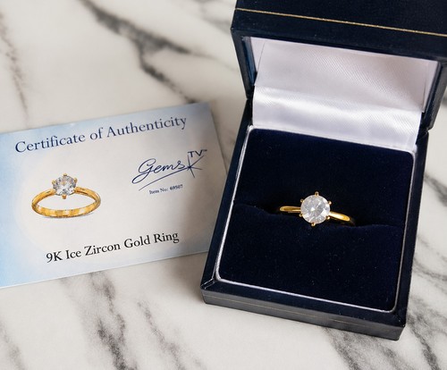 9ct gold solitaire - solitaire, with