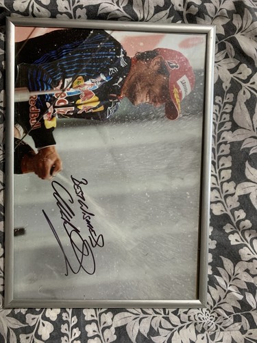 Mark webber red bull - bull, hand