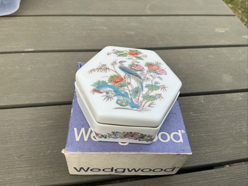 Wedgwood kutani crane - wedgwood, trinket