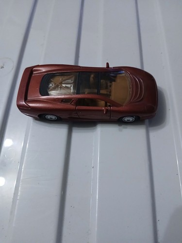 Maisto jaguar xj220 metallic - jaguar,