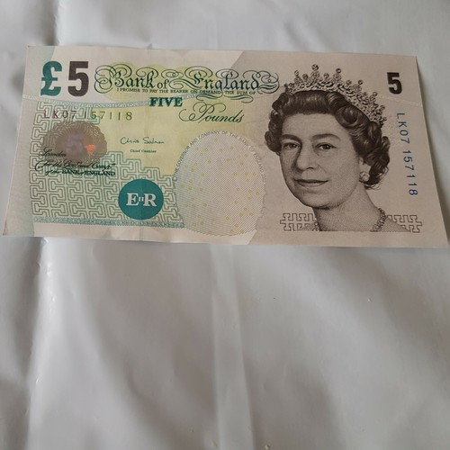 Old pound note - old, note.