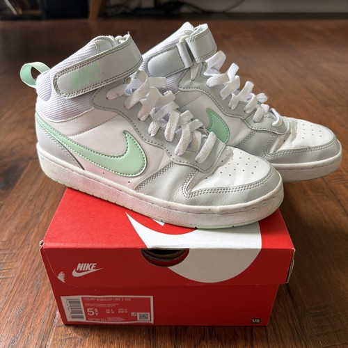 Nike court borough - court, 2