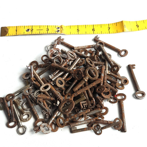 Old vintage keys - old, to
