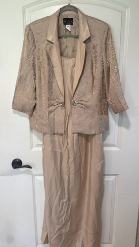Vintage look champagne two - look,