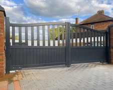 Aluminium Driveway Gates Curve