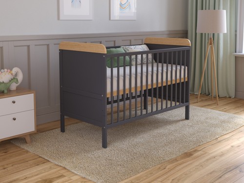Clearance sale cot - cot, size