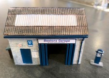 Hornby Skaledale R8556 Beeton's Garage, OO Scale, Good Condition, Free Postage!