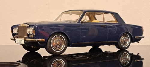 Scale 1968 rolls royce - 1/18,