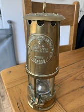 Protector Lamp Lighting Co LTD