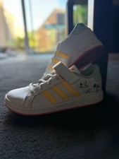 Girls Or Ladies Minnie Mouse Adidas Trainers Size 4