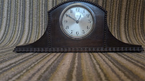 Vintage mantel clock - ., hat