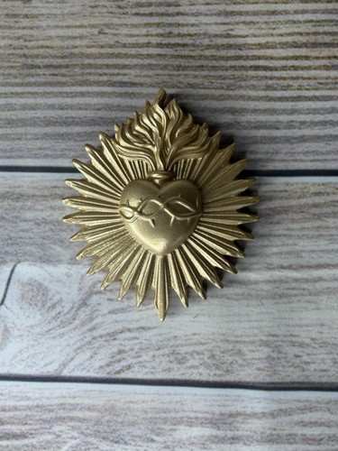 Gold sacred heart wall - gold,