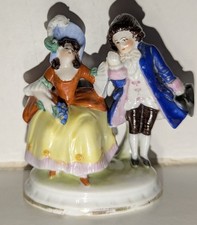 RARE ANTIQUE CHELSEA PORCELAIN 6cm MINIATURE FIGURINE OF 18thc. ROMANTIC COUPLE