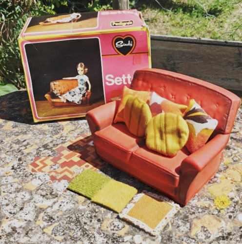 Vintage sindy red - red, settee